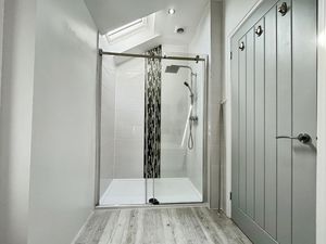 En suite- click for photo gallery